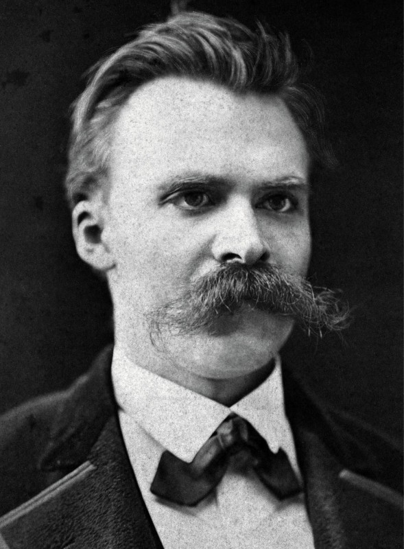 Dicen que a Nietzsche se le fue la pinza cuando su mente fue incapaz de reconciliar las conclusiones a las que llevaban sus ideas. Pero vamos a lo importante: ESO es un bigote